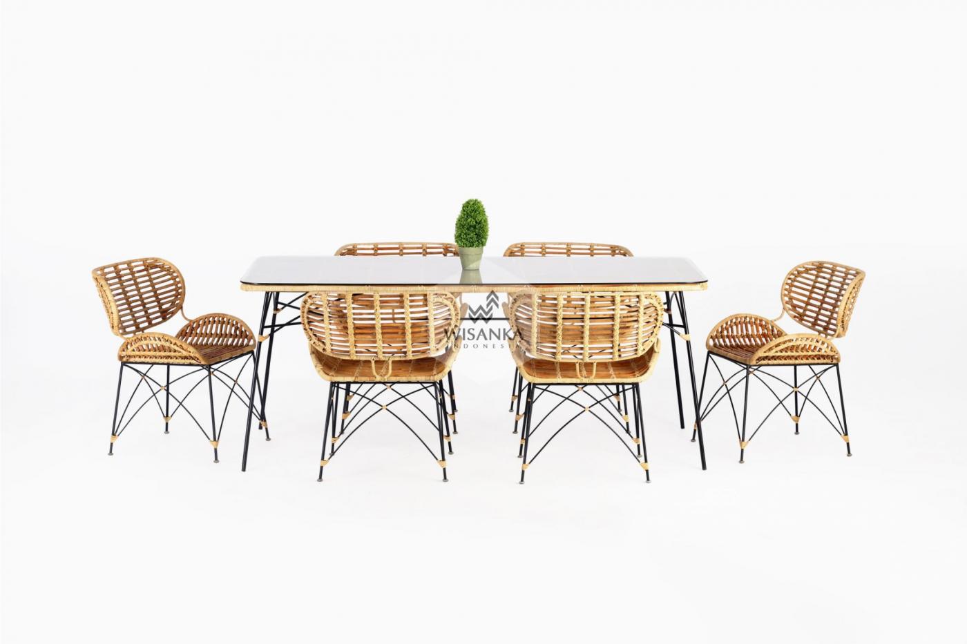 noura dining set