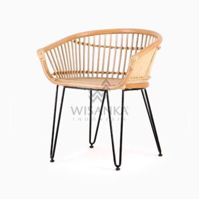 Kuga natural rattan wicker Dining Chair perspective