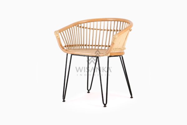 Kuga natural rattan wicker Dining Chair perspective
