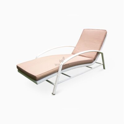 Lisa Lounger