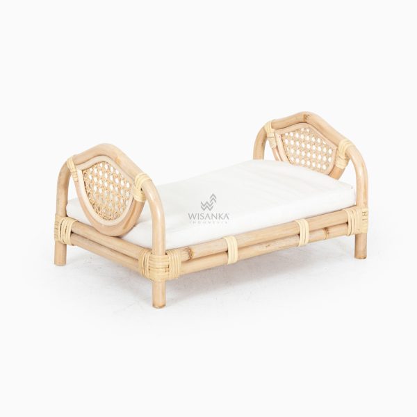 Keily 인형 침대 - 천연 등나무 인형 침대